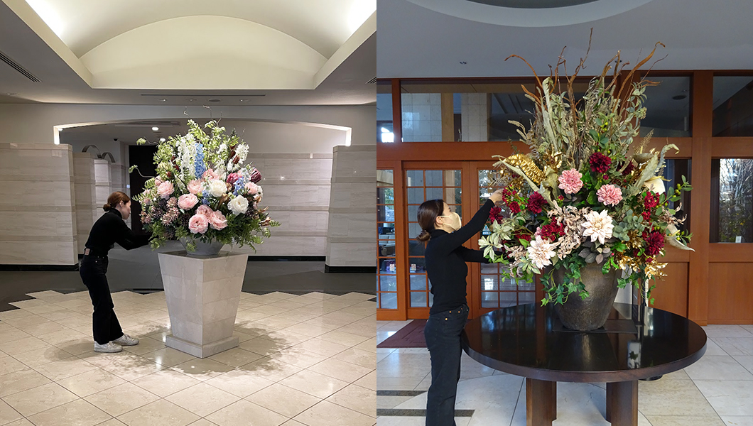 デザイナーが造花アレンジメントを設置している様子