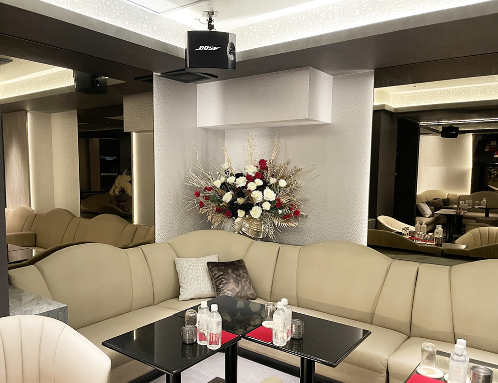 歌舞伎町キャバクラの造花装飾